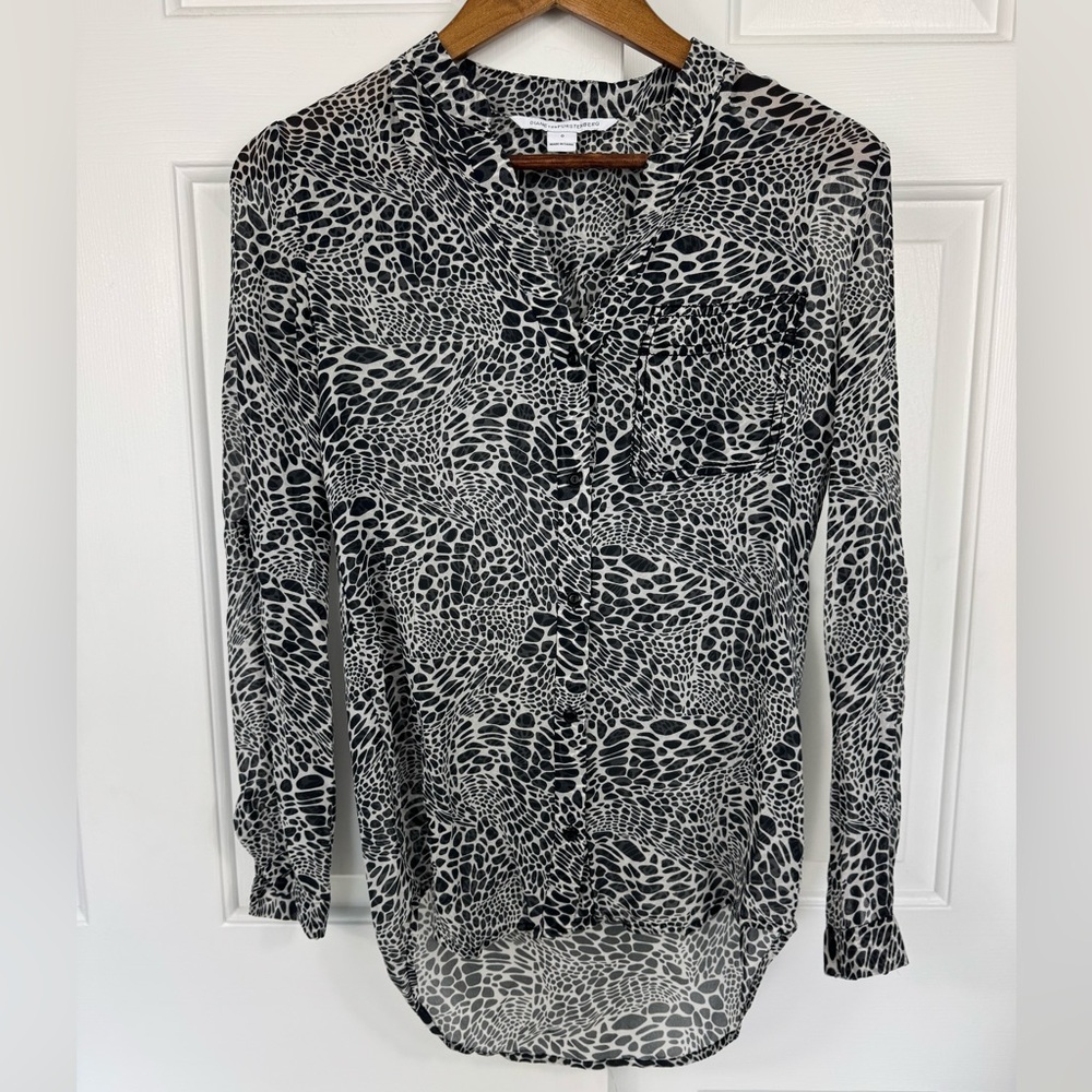 DIANE von FURSTENBERG Black Leopard Print 100%‎ Silk Tunic Blouse Top Size 0